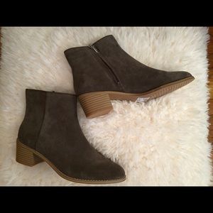 CLARK Breccan Myth Suede Zip Up Ankle Boots